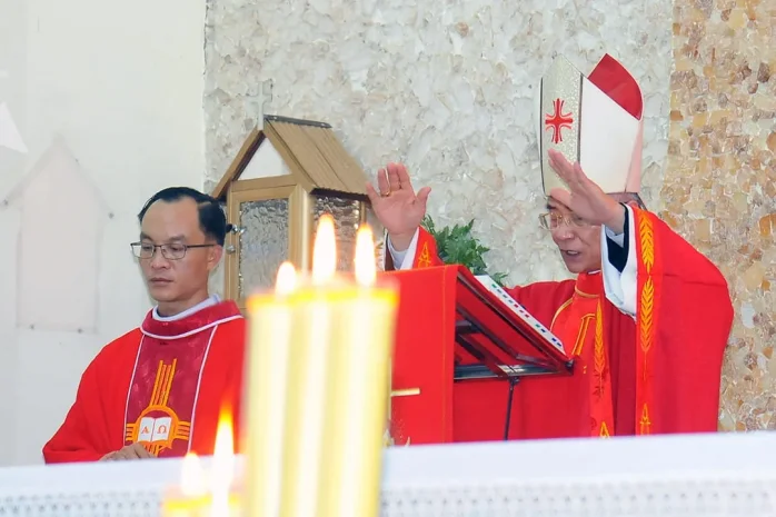 Thánh Lễ Ban Bí Tích Thêm Sức Tại Giáo Xứ Hòa Nam – Giáo Hạt Di Linh