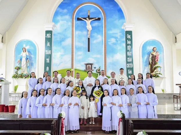 25 Năm, 50 Năm Khấn Dòng – Một Đời Tận Hiến