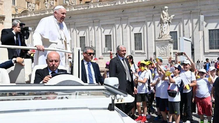 Tiếp kiến chung (1/6): “Xin đừng bỏ rơi con khi sức lực suy tàn” (Tv 71,9)