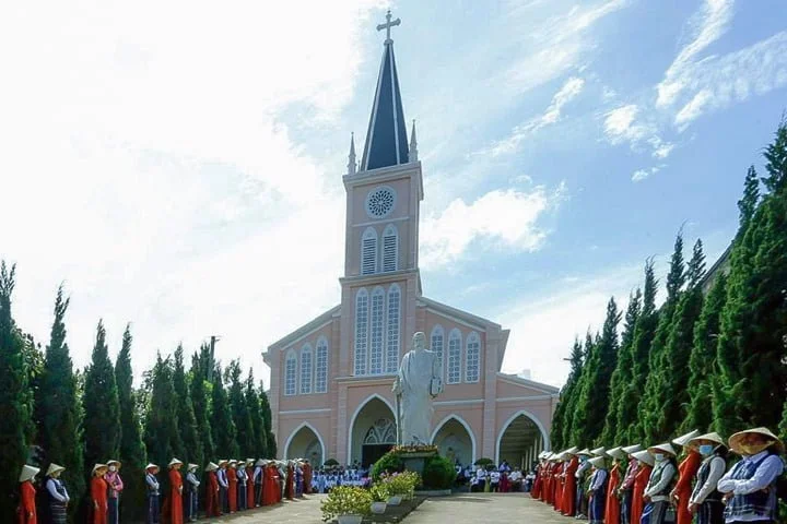 Giáo Xứ Nam Ban – Giáo Hạt Đức Trọng: Thánh Lễ Mừng Bổn Mạng Và Thêm Sức