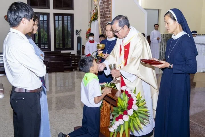 Xưng Tội Và Rước Lễ Lần Đầu Tại Giáo Xứ Đa Minh – Giáo Hạt Bảo Lộc.