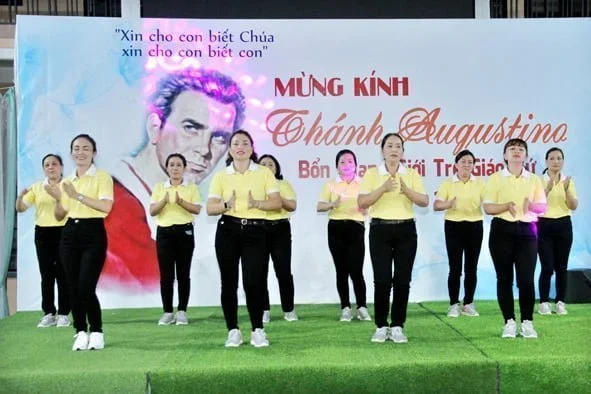 Giới Trẻ Giáo Xứ Thánh Tâm Lộc Tiến Mừng Kính Thánh Augustinô