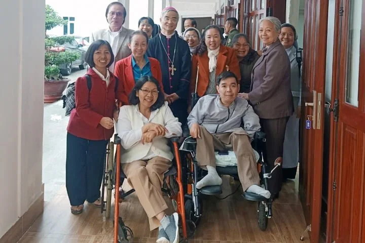 “Lắng Nghe Bằng Con Tim”