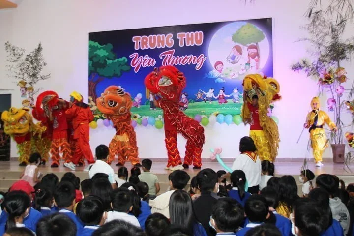 Đêm Trung Thu Của Thiếu Nhi Giáo Xứ Đại Lộc (Giáo Hạt Bảo Lộc)