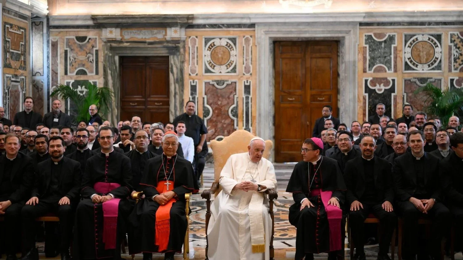 ĐTC nhấn mạnh khía cạnh cộng đoàn trong việc đào tạo chủng sinh