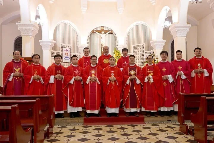 Các Cha Mới Dâng Thánh Lễ Tạ Ơn Tại Nhà Thờ Chính Tòa Giáo Phận Đà Lạt