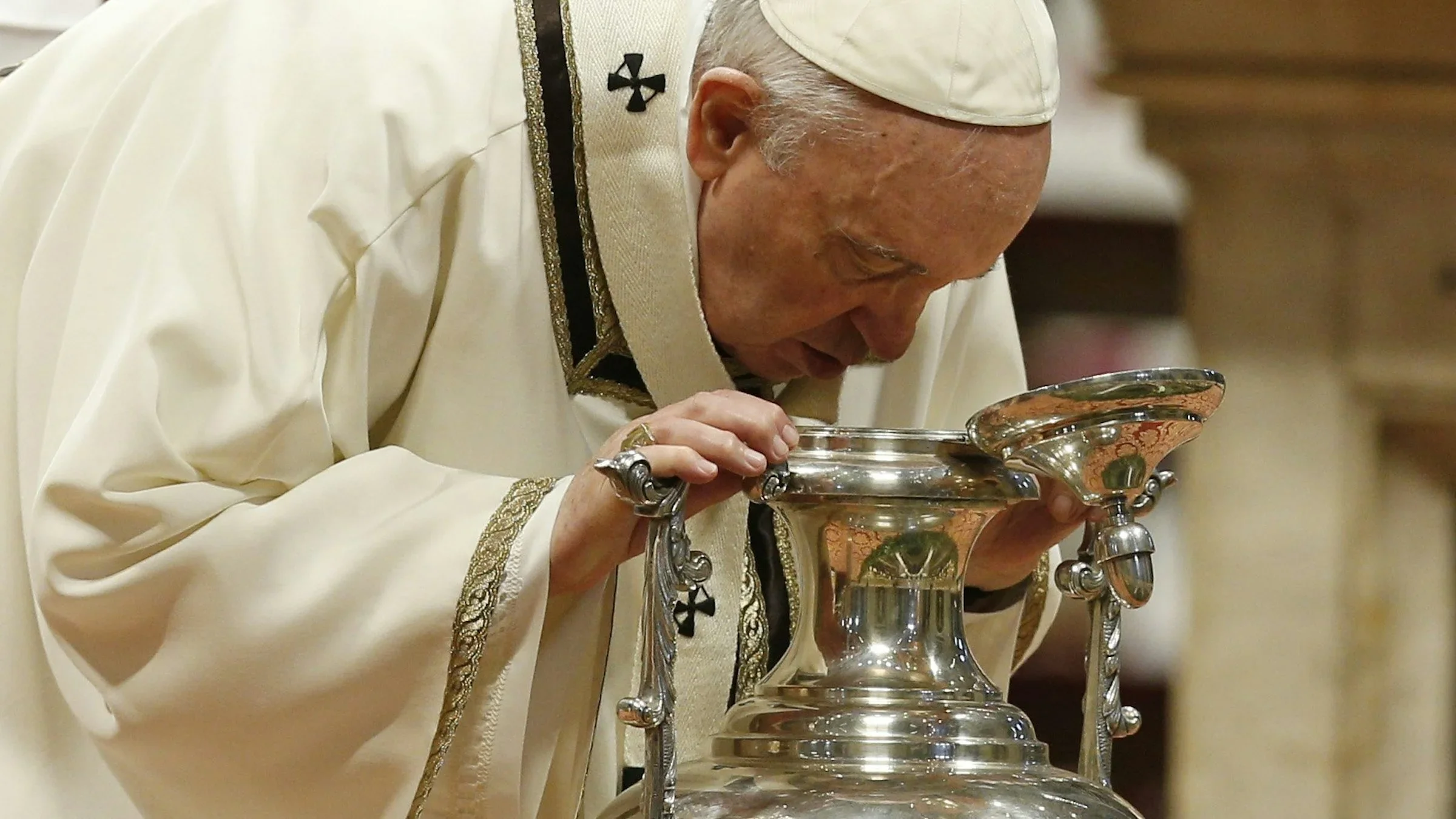 Ý nghĩa việc dùng Dầu thánh trong đời sống của Hội Thánh.