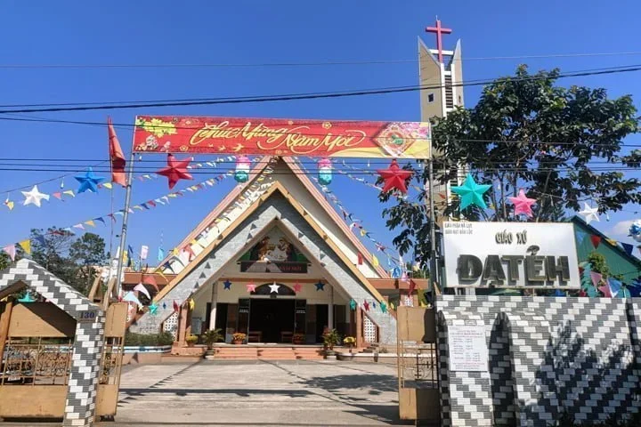 Giáo Hạt Madaguôi Chúc Tết Đức Cha