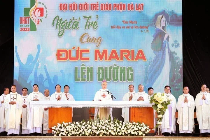 Đại Hội Giới Trẻ Giáo Phận Đà Lạt: Người Trẻ Cùng Đức Maria Lên Đường