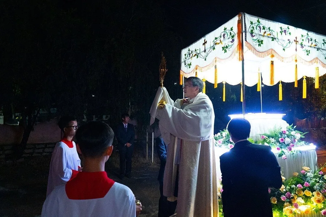 Bạn trẻ Rodney Smith và chiến dịch cắt miễn phí 50 bãi cỏ cho người khác