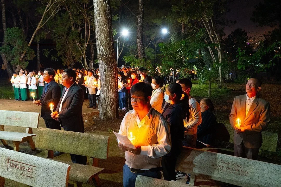 Hơn 30 tổ chức tôn giáo từ bỏ nhiên liệu hóa thạch