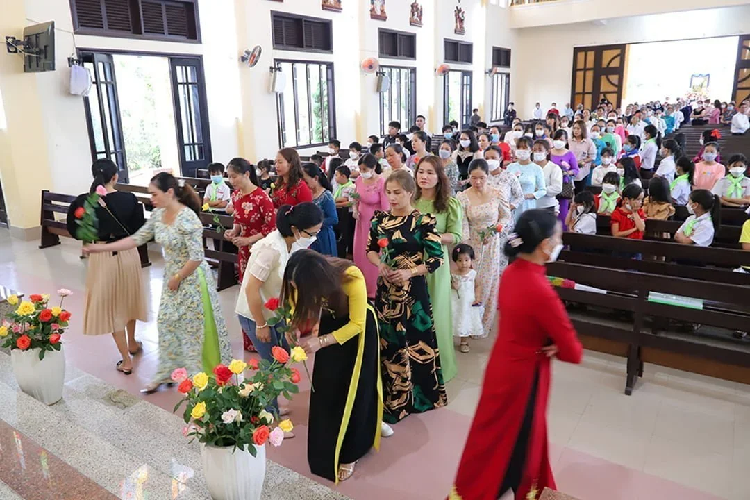 ĐTC kêu gọi chống lại nỗi sợ hãi do mafia gây ra bằng những giá trị lành mạnh và hy vọng