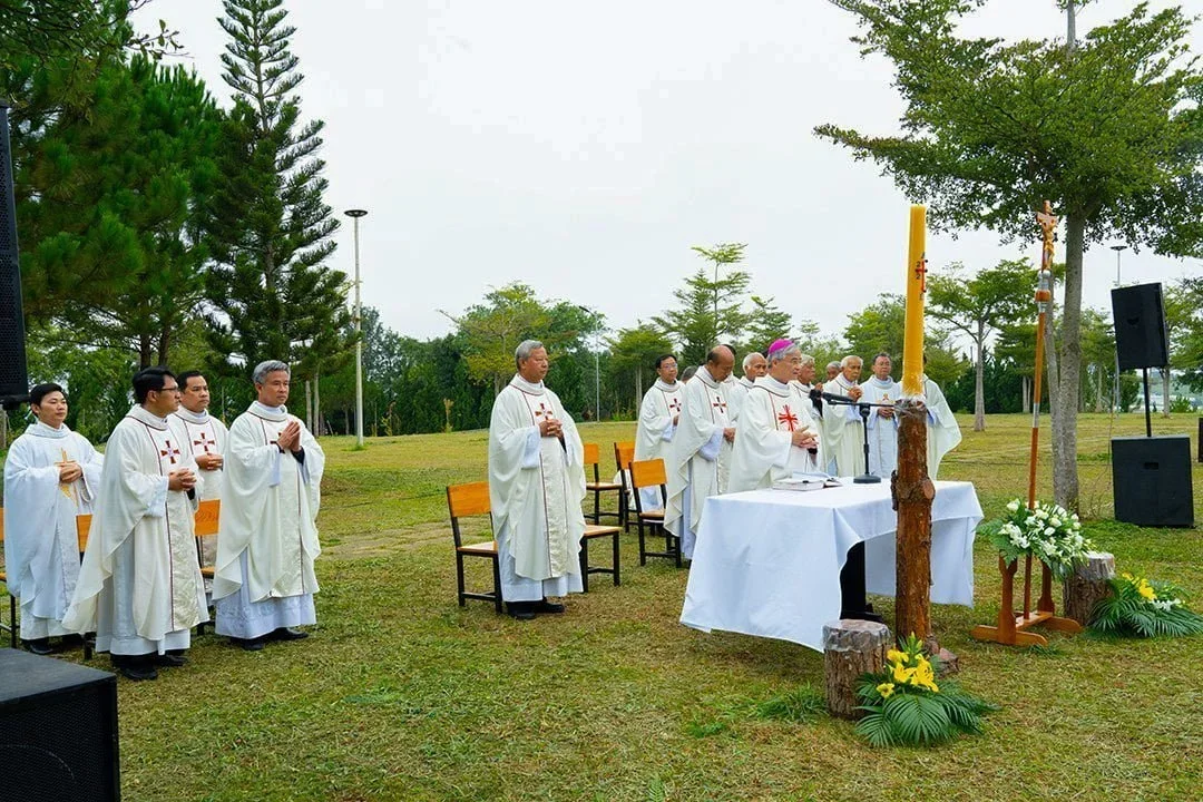 ĐTC và các Hồng y cố vấn họp trực tuyến