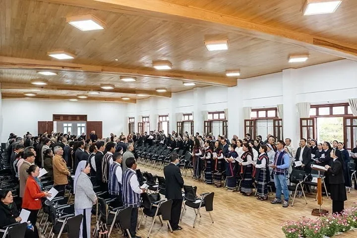 Đức Tổng Giám Mục Marek Zalewski dâng Thánh lễ tại nhà thờ chính toà Phát Diệm