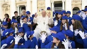 Tiếp Kiến Chung Của Đức Thánh Cha: Chính Những Người Cao Niên Có NhiệmVụ Trả Lại Danh Dự Cho Đức Tin