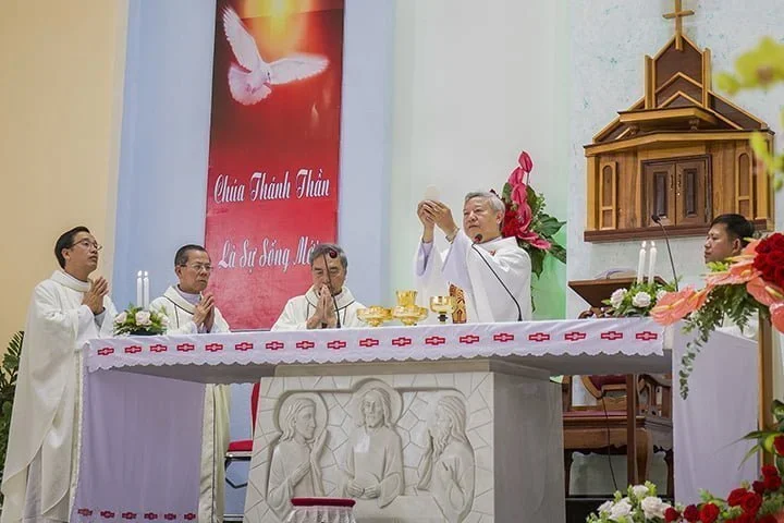 ĐTC khuyến khích tín hữu Công giáo và tín hữu Giáo hội Assyria tiếp tục hành trình chung