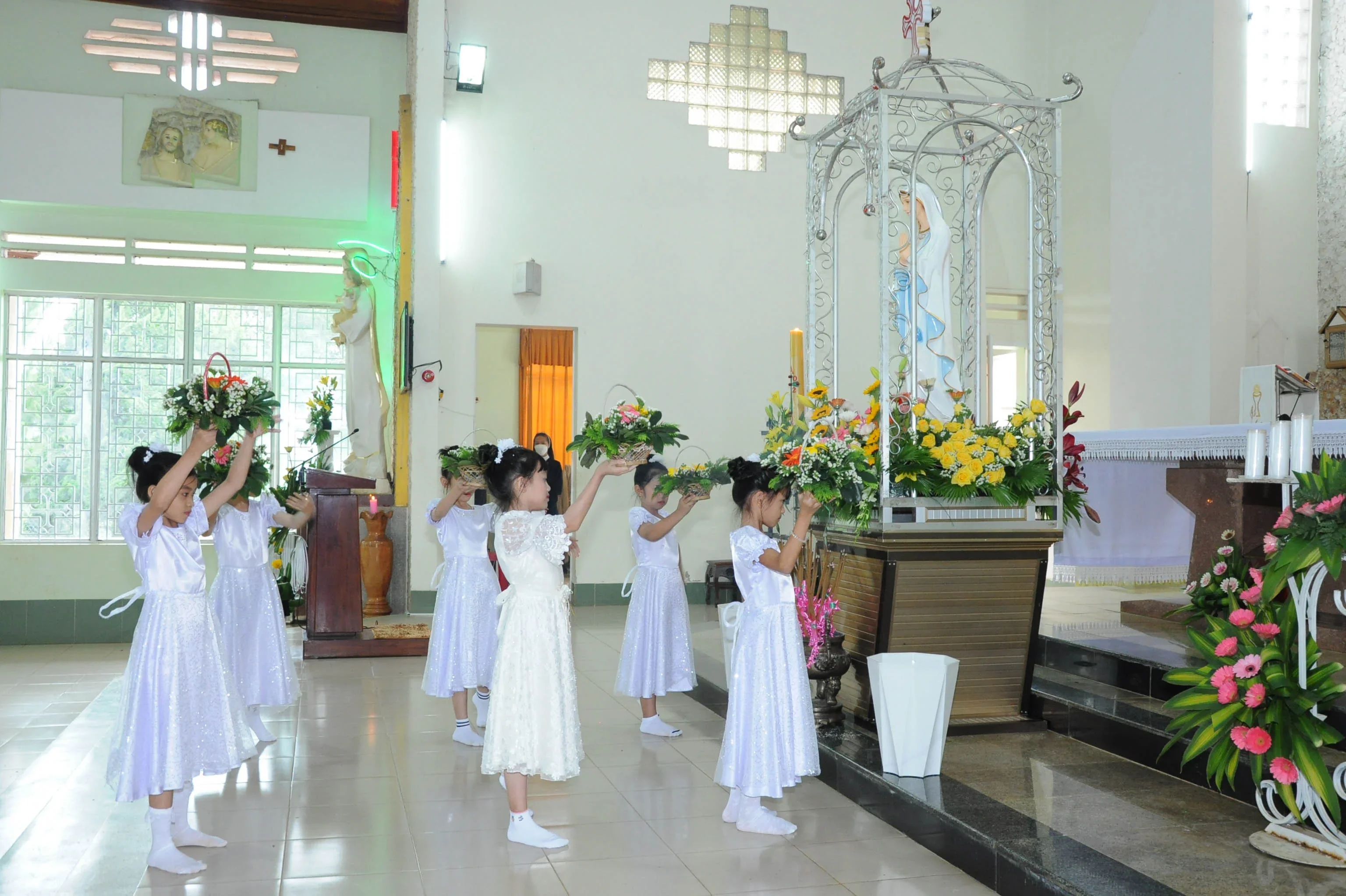 Câu chuyện của Marie Lussignol, nữ diễn viên đóng vai các vị thánh