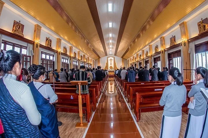 Sơ Virgula Maria Schmith phục vụ người phong cùi ở Indonesia