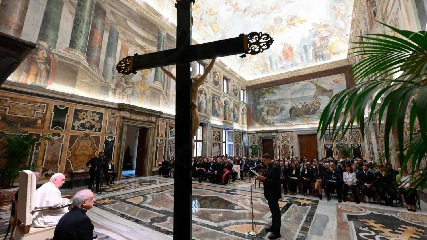 ĐTC tiếp các biên tập viên tạp chí “Mondo e Missione”