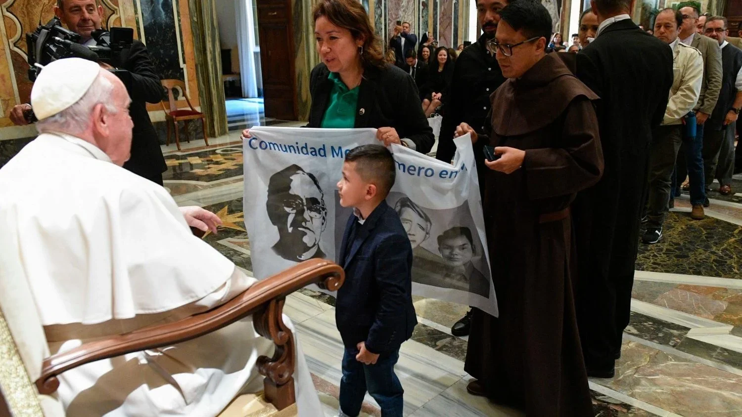 Đức Thánh Cha gặp đoàn hành hương El Salvador