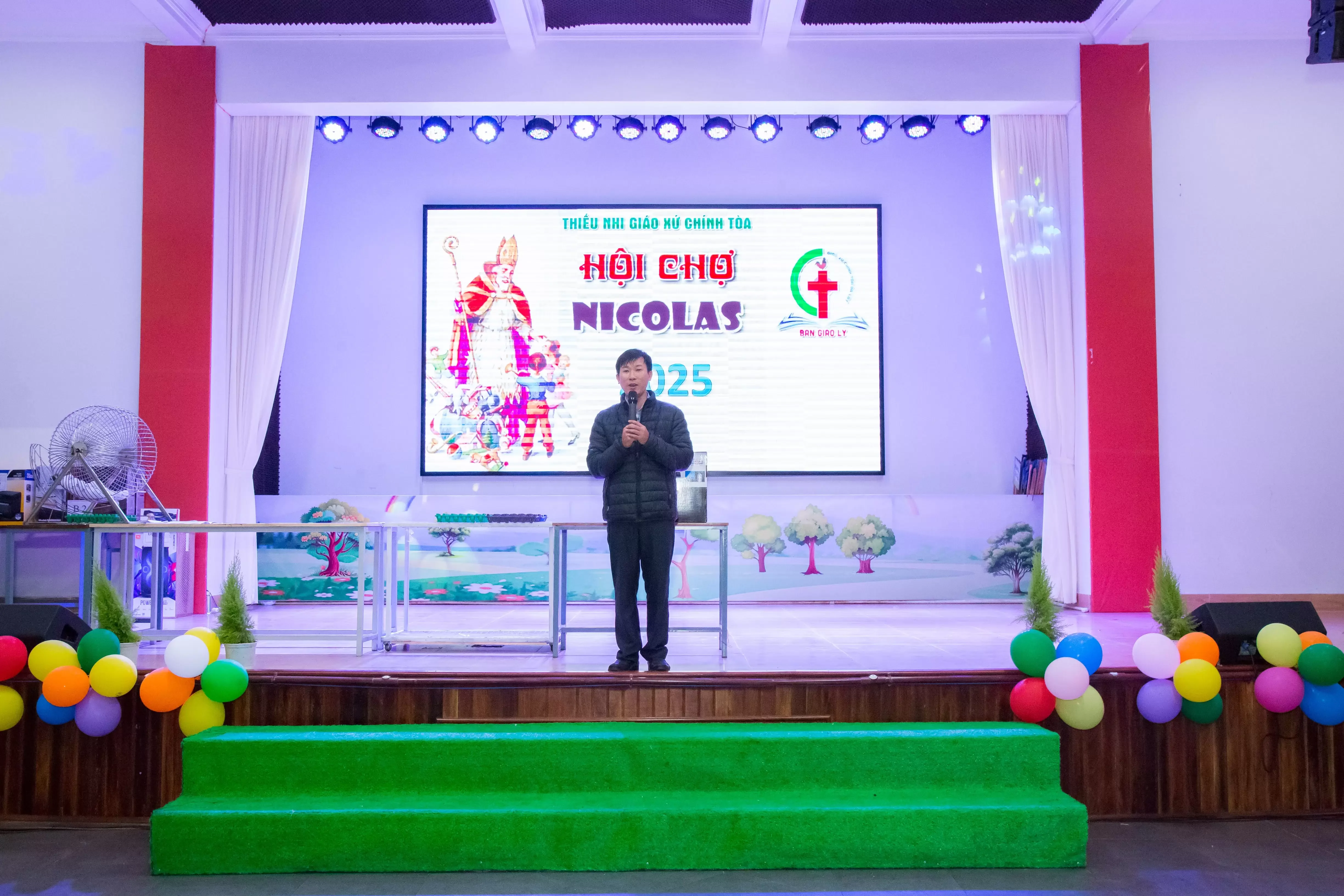 Giáo Xứ Chánh Toà Đà Lạt: Rộn Ràng Hội Chợ Nicolas 2025