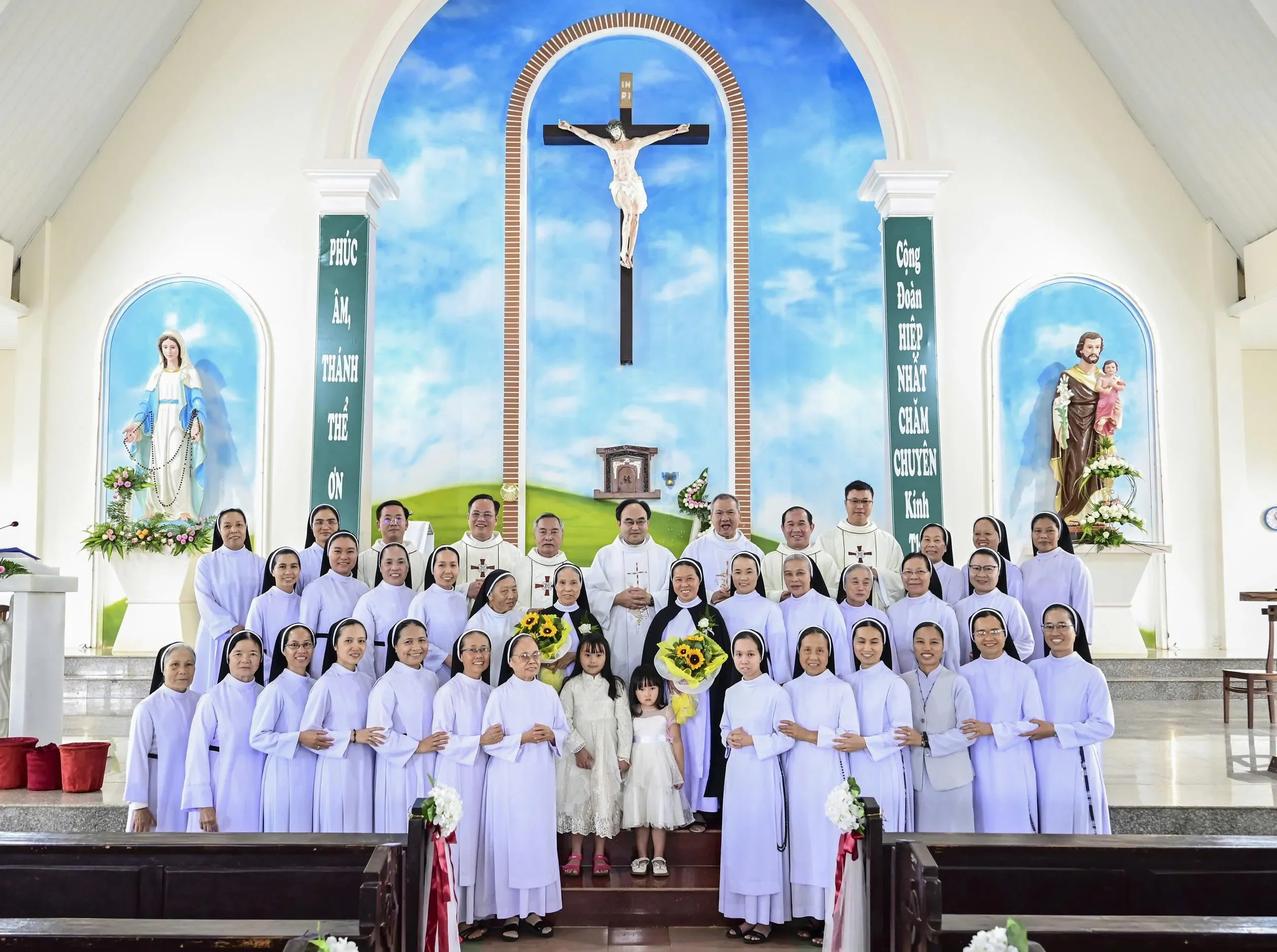 25 Năm, 50 Năm Khấn Dòng – Một Đời Tận Hiến