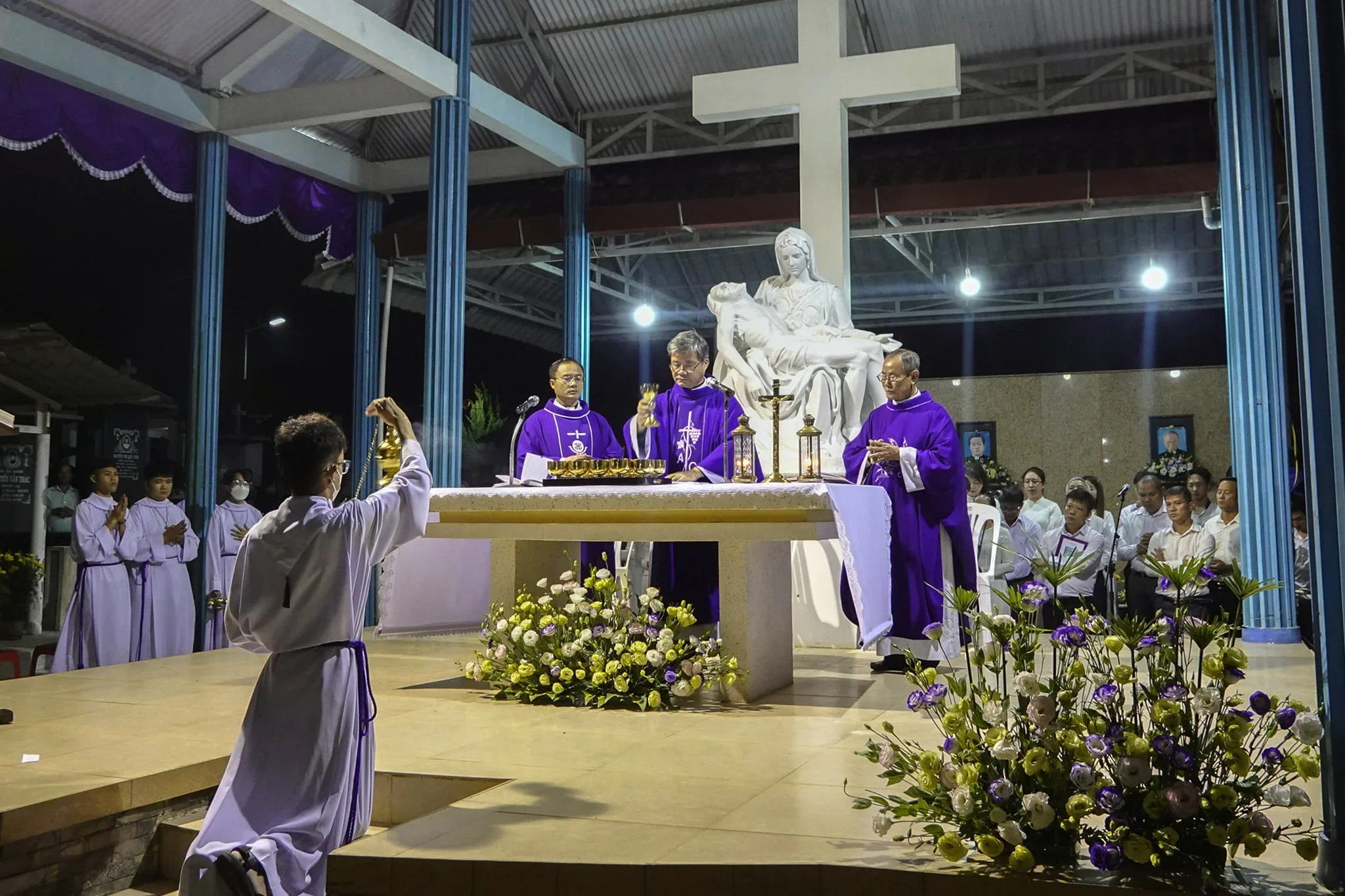 Lễ Cầu Cho Các Tín Hữu Đã Qua Đời Tại Giáo Xứ Bảo Lộc