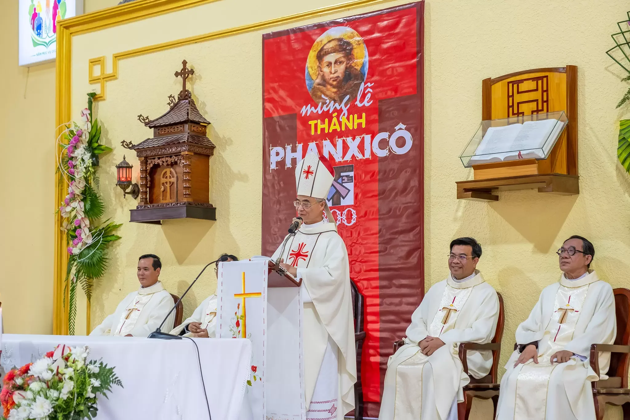 Dòng Anh Em Hèn Mọn Mừng Lễ Thánh Phanxicô Assisi