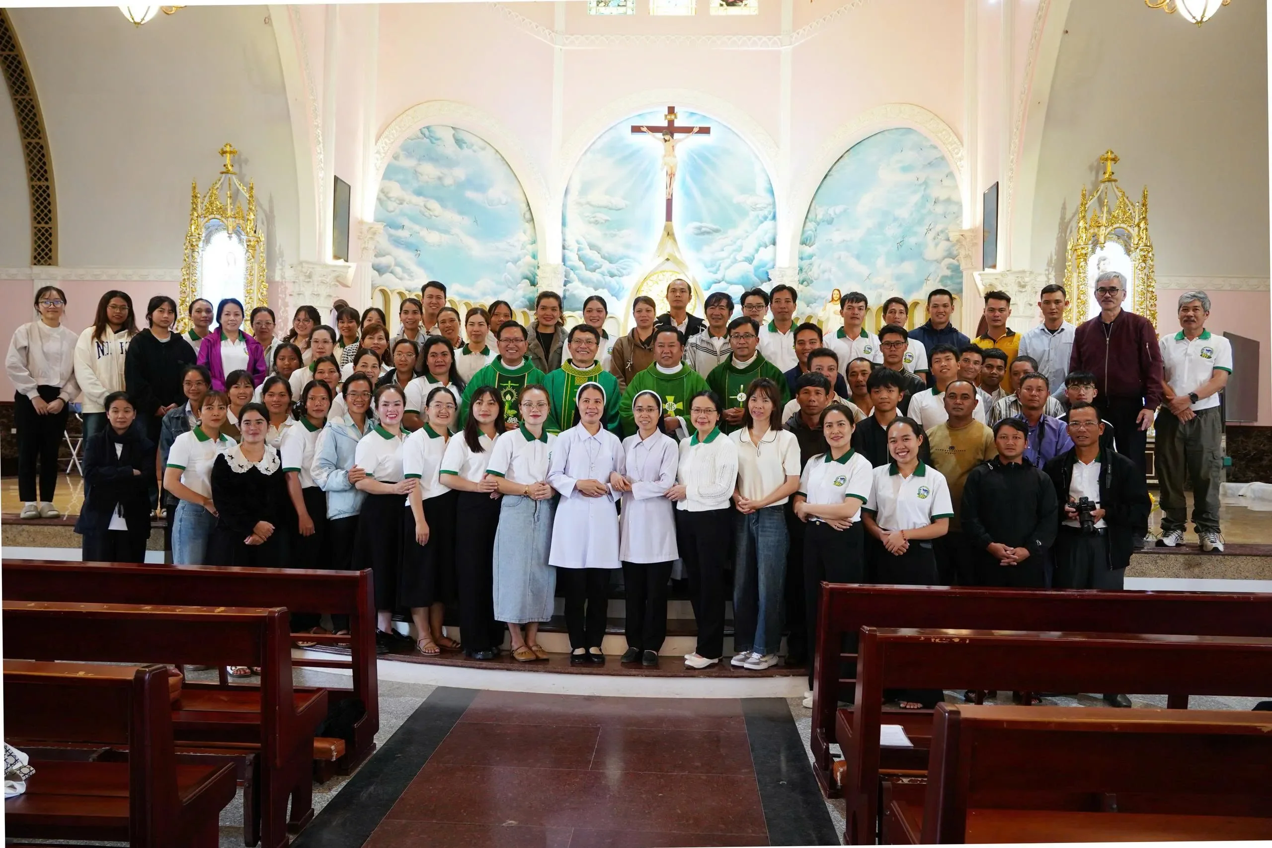 Ban Truyền Thông Giáo Hạt Đức Trọng: 100 Cộng Tác Viên Tham Dự Khóa Tập Huấn Kỹ Năng Viết Tin, Chụp Hình