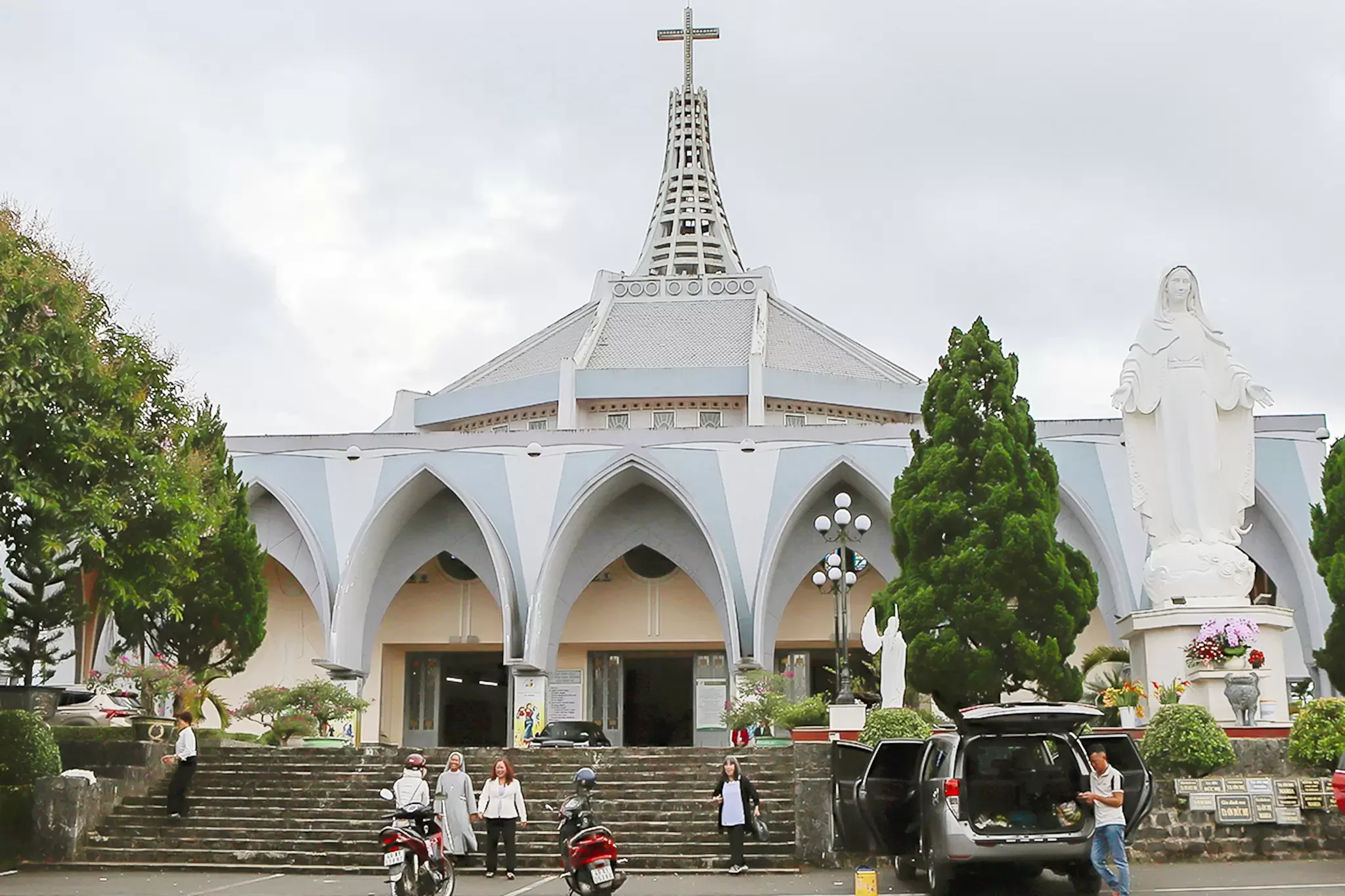 Thánh Lễ Bế Giảng Khóa Học “Lời Chúa và Loan Báo Tin Mừng” – Giáo Hạt Bảo Lộc