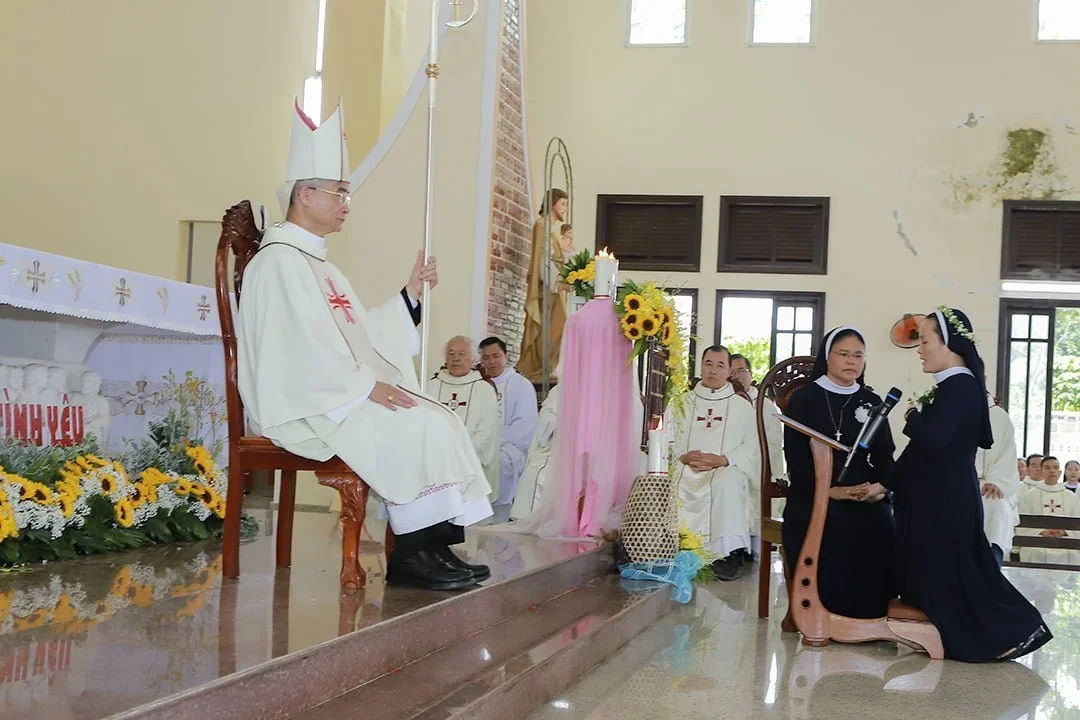 Lễ Khấn Trọn Đời – Dòng Chứng Nhân Đức Tin – Giáo Phận Đà Lạt