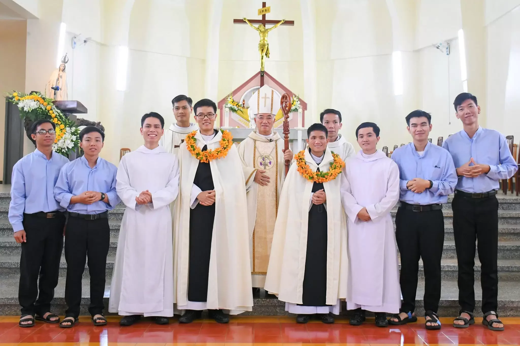 Đan Viện Châu Sơn: Thánh Lễ Tuyên Khấn Sơ Khởi và Ngân Khánh Khấn Dòng