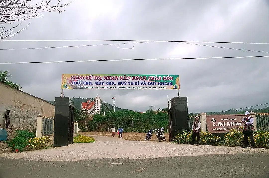 Giáo Xứ Đạ Nhar: Thánh Lễ Tạ Ơn Thiết Lập Giáo Xứ Mới; Bổ Nhiệm Linh Mục Quản Xứ Tiên Khởi; Và Ban Bí Tích Thêm Sức