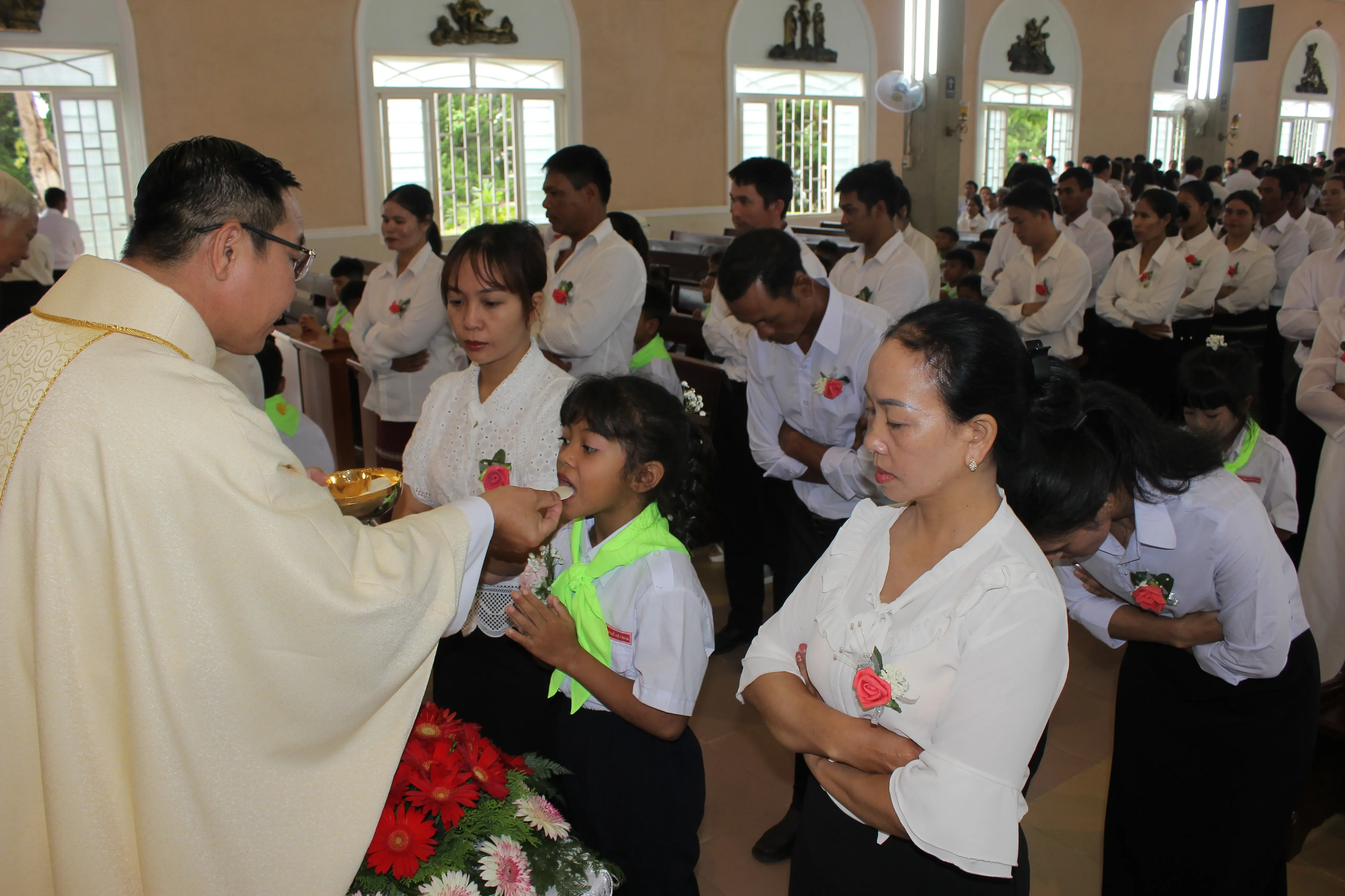 Giáo Xứ Diom (Đơn Dương): 114 Thiếu Nhi Rước Lễ Lần Đầu