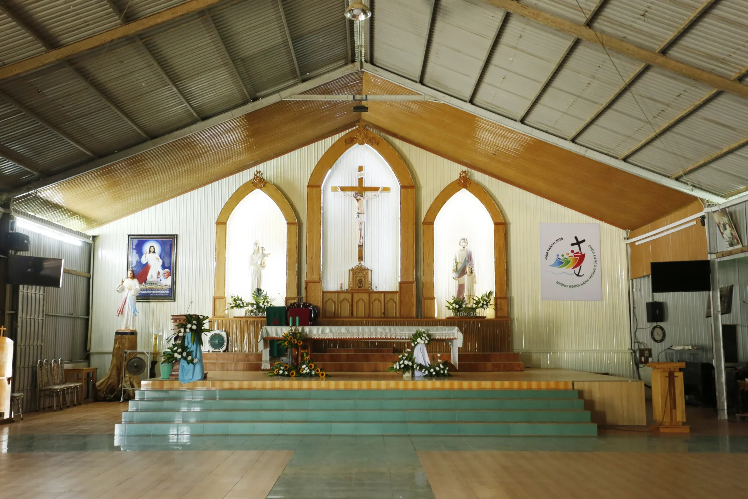 Giới Thiệu Hình Ảnh Nhà Thờ Giáo Sở Tà Năng – Đức Trọng