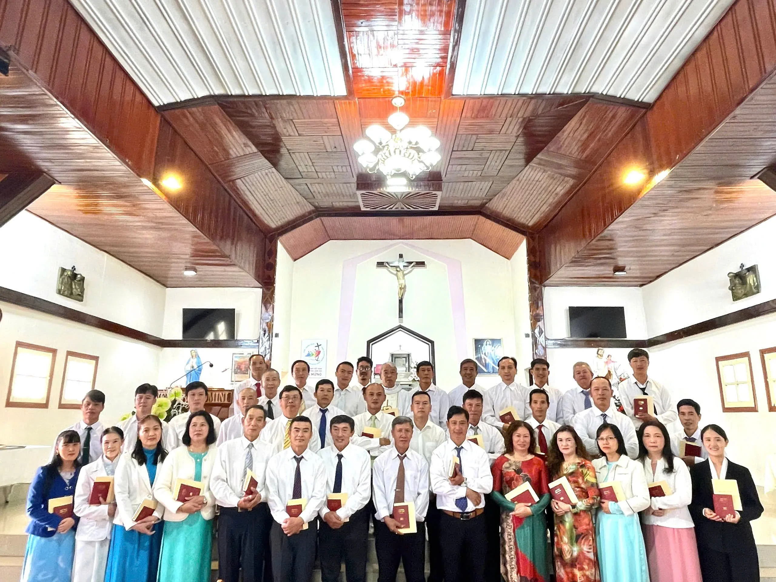 Giáo Xứ An Bình Đà Lạt: Thánh Lễ Tạ Ơn Và Ra Mắt Hội Đồng Giáo Xứ Nhiệm Kỳ 2025–2029