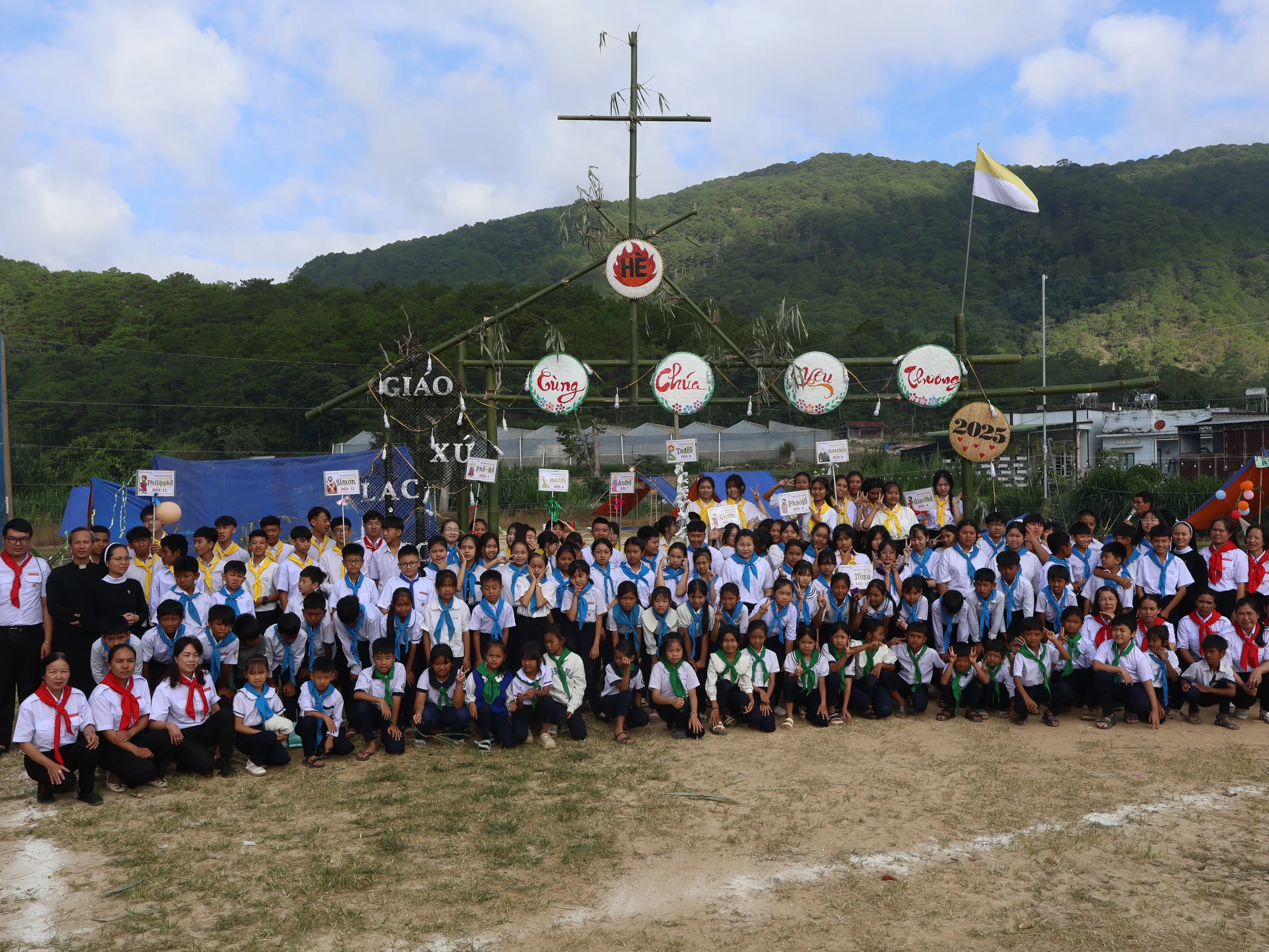 Giáo Xứ Lạc Sơn – Đơn Dương tổ chức Trại Sinh Hoạt Hè – Thiếu Nhi