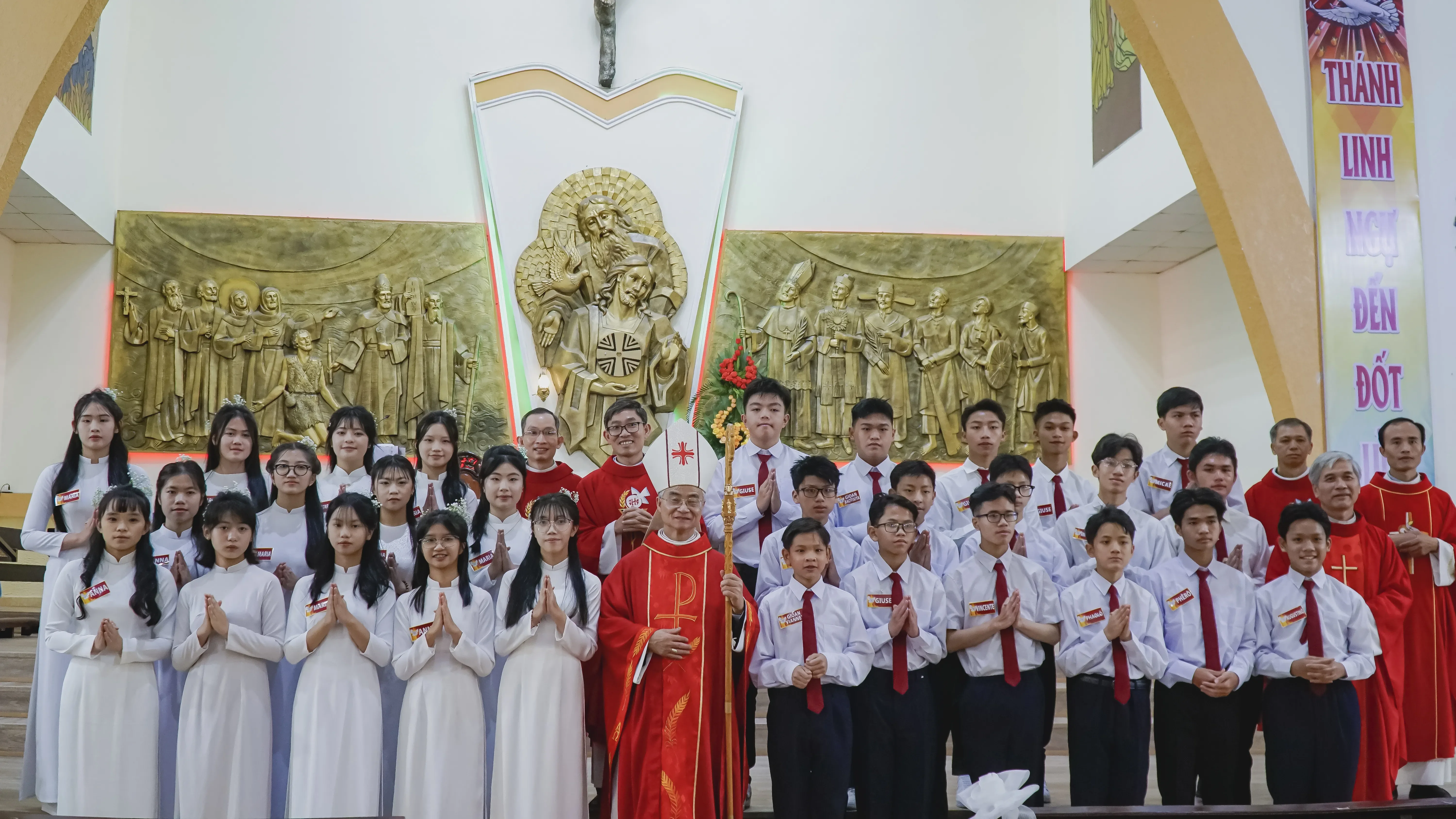 Giáo Xứ Minh Giáo – Đà Lạt: 29 Thiếu Nhi Lãnh Nhận Bí Tích Thêm Sức