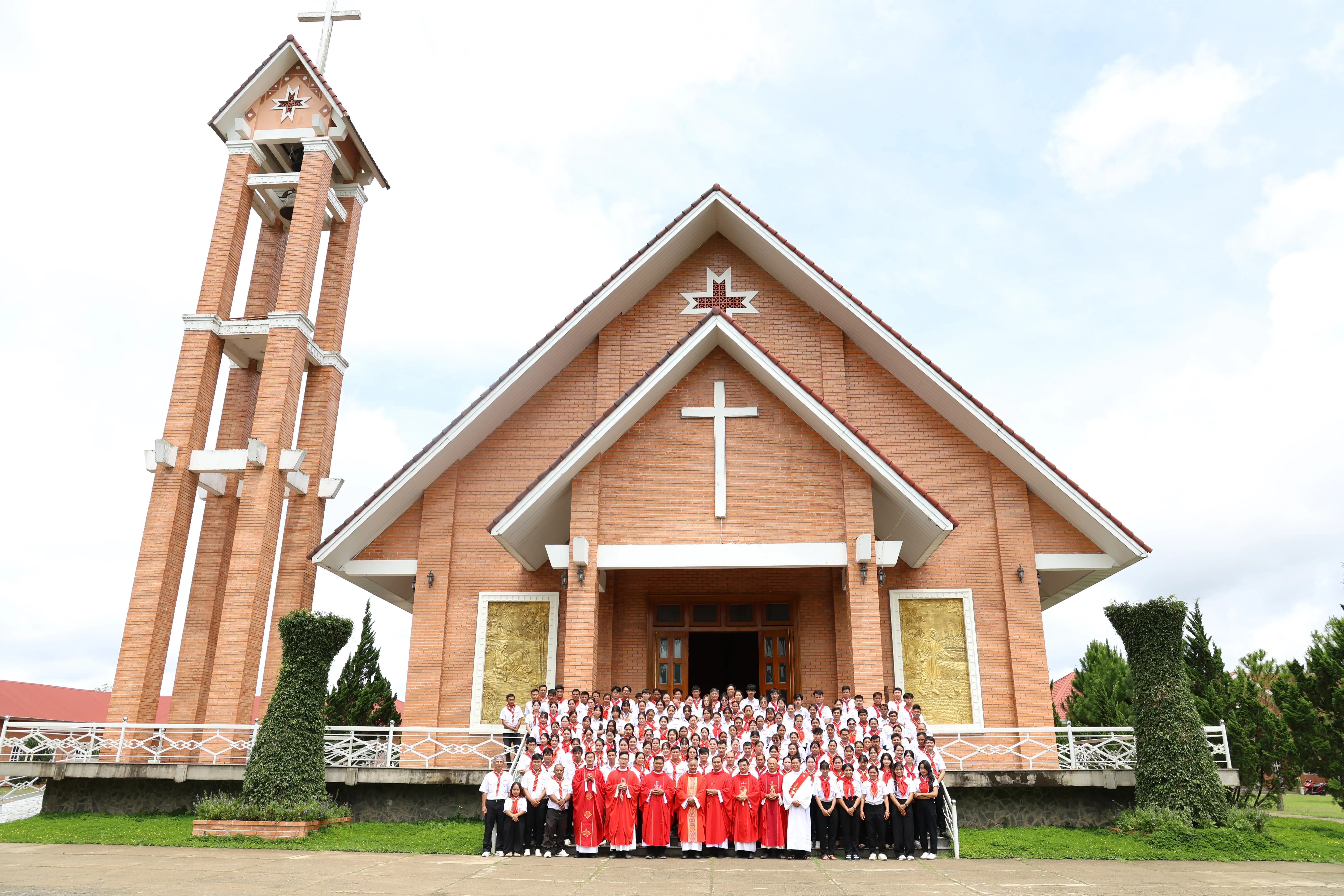 Giáo xứ Phi Liêng: Giáo Lý Viên Giáo Hạt Đạ Tông Hân Hoan Mừng Lễ Bổn Mạng – Chân Phước Anrê Phú Yên