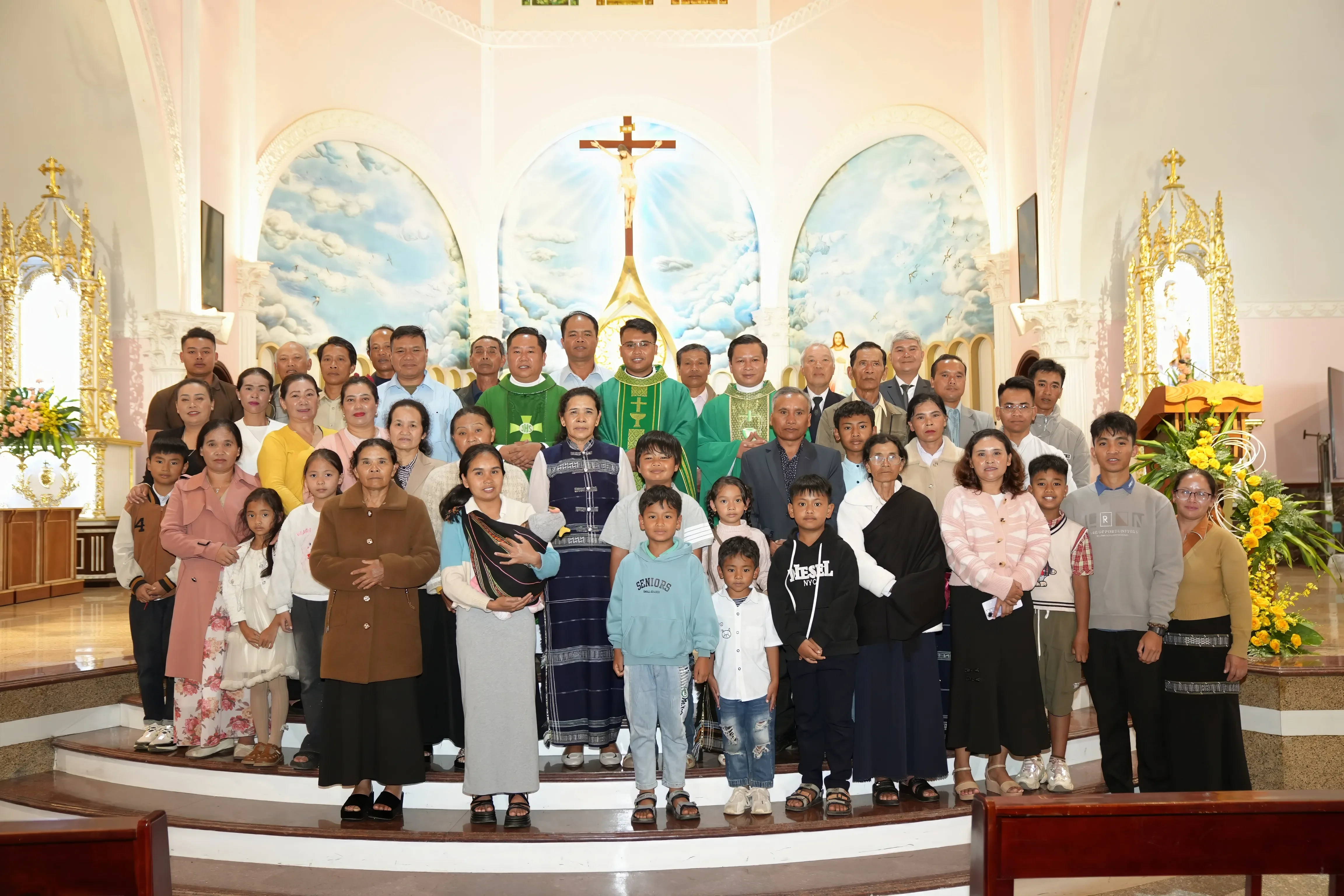 Giáo Xứ Tùng Nghĩa: Mừng Lễ Thánh Laurensô – Bổn Mạng Cha Phó Laurensô