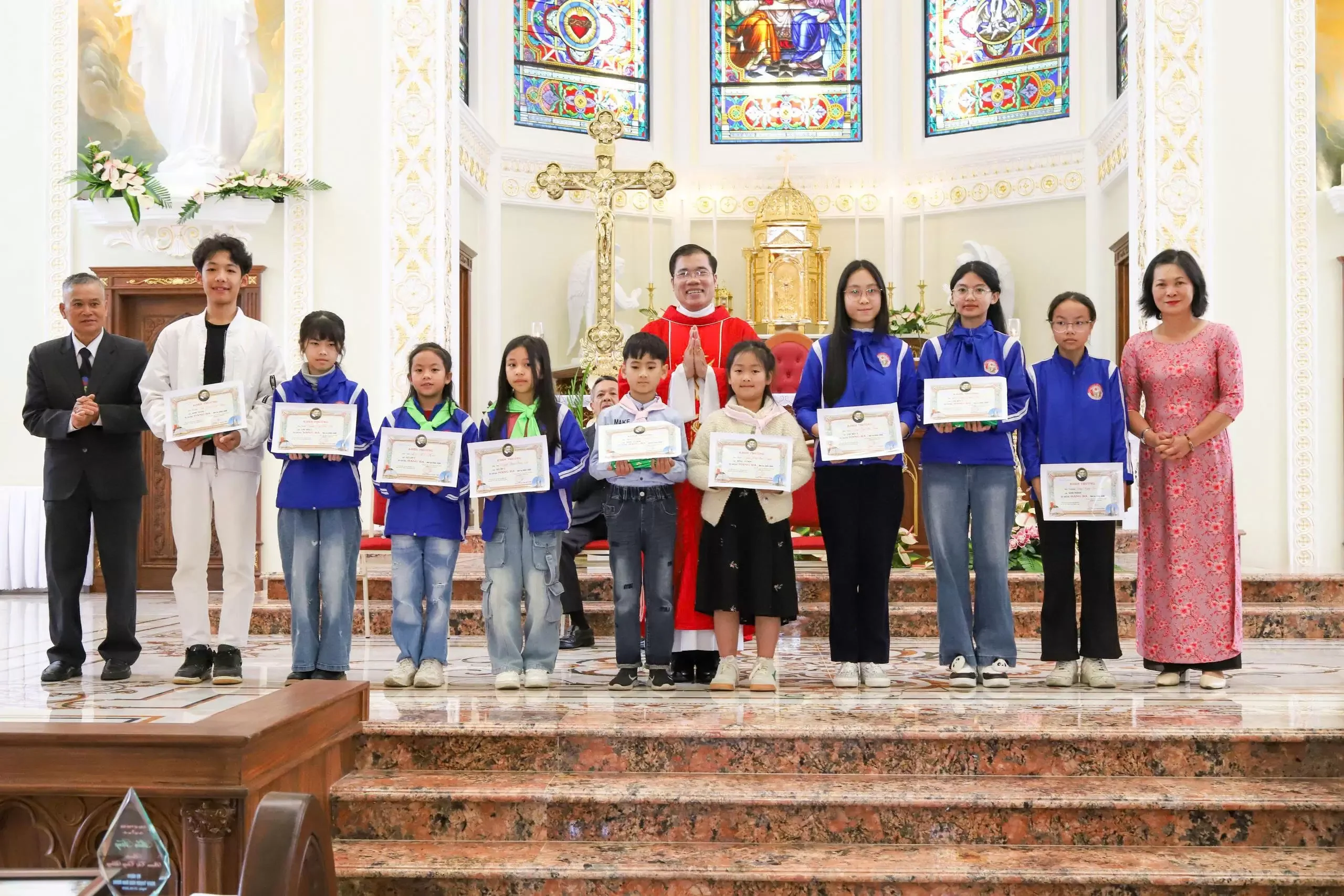Giáo Xứ Vinh Sơn – Đà Lạt: Niềm Vui Ngày Lễ Bế Giảng Năm Học Giáo Lý 2024-2025 và Nghi Thức Tuyên Hứa Bao Đồng