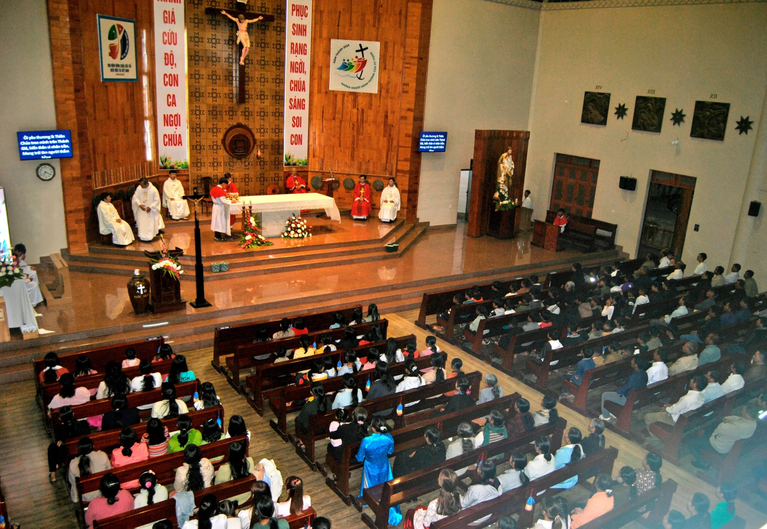 Giáo Xứ Phitô (Đức Trọng) Khai Mạc Tuần Đại Phúc
