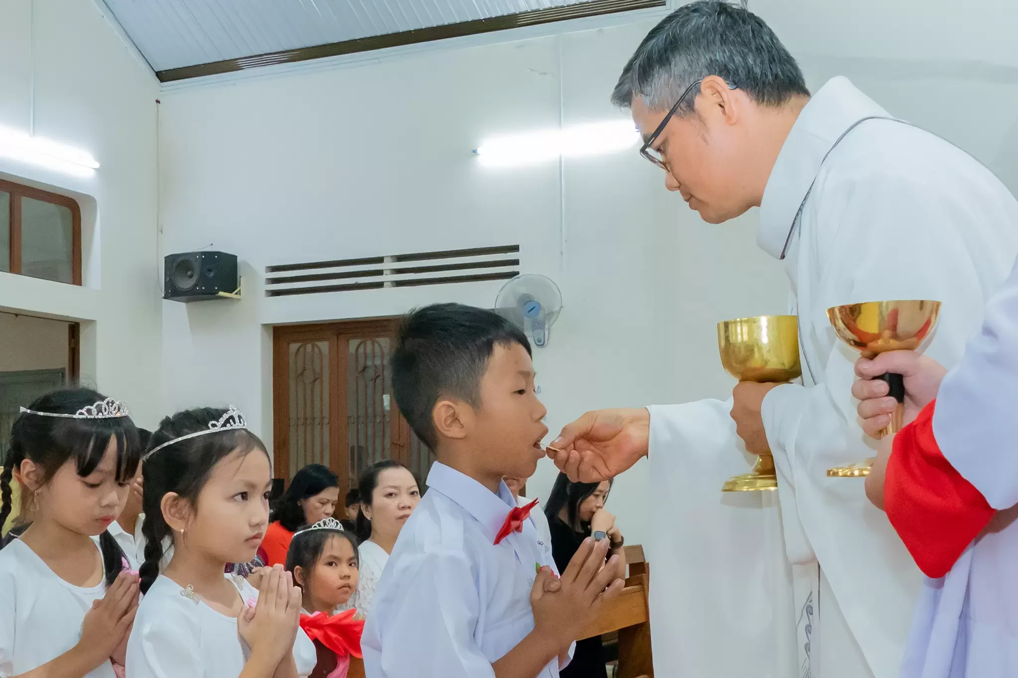 21 Em Thiếu Nhi Rước Lễ Lần Đầu Tại Giáo Sở Martinô (Bảo Lộc)