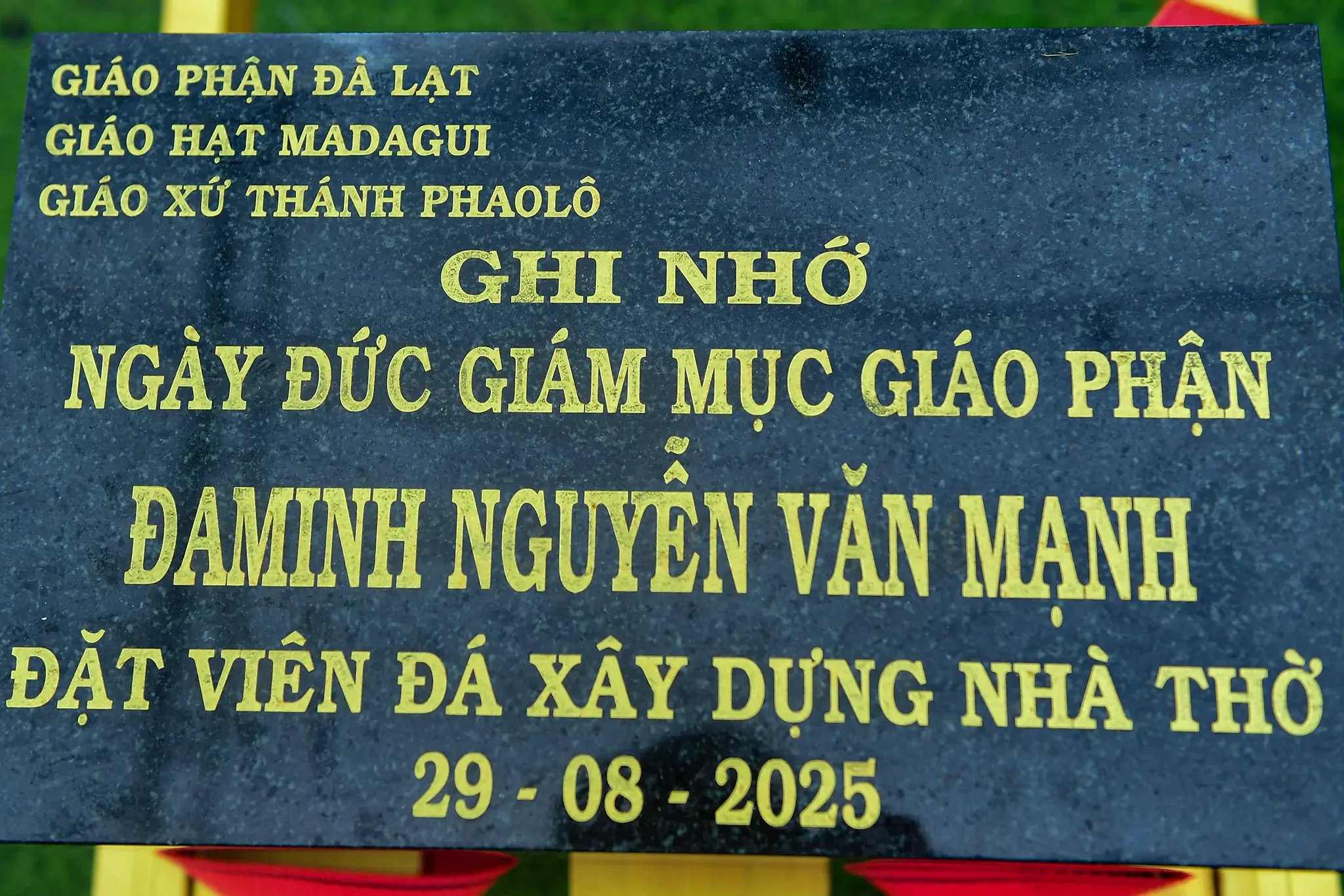 Thánh Lễ Đặt Viên Đá Đầu Tiên Xây Dựng Nhà Thờ Giáo Xứ Thánh Phaolô Giáo Hạt Madaguôi