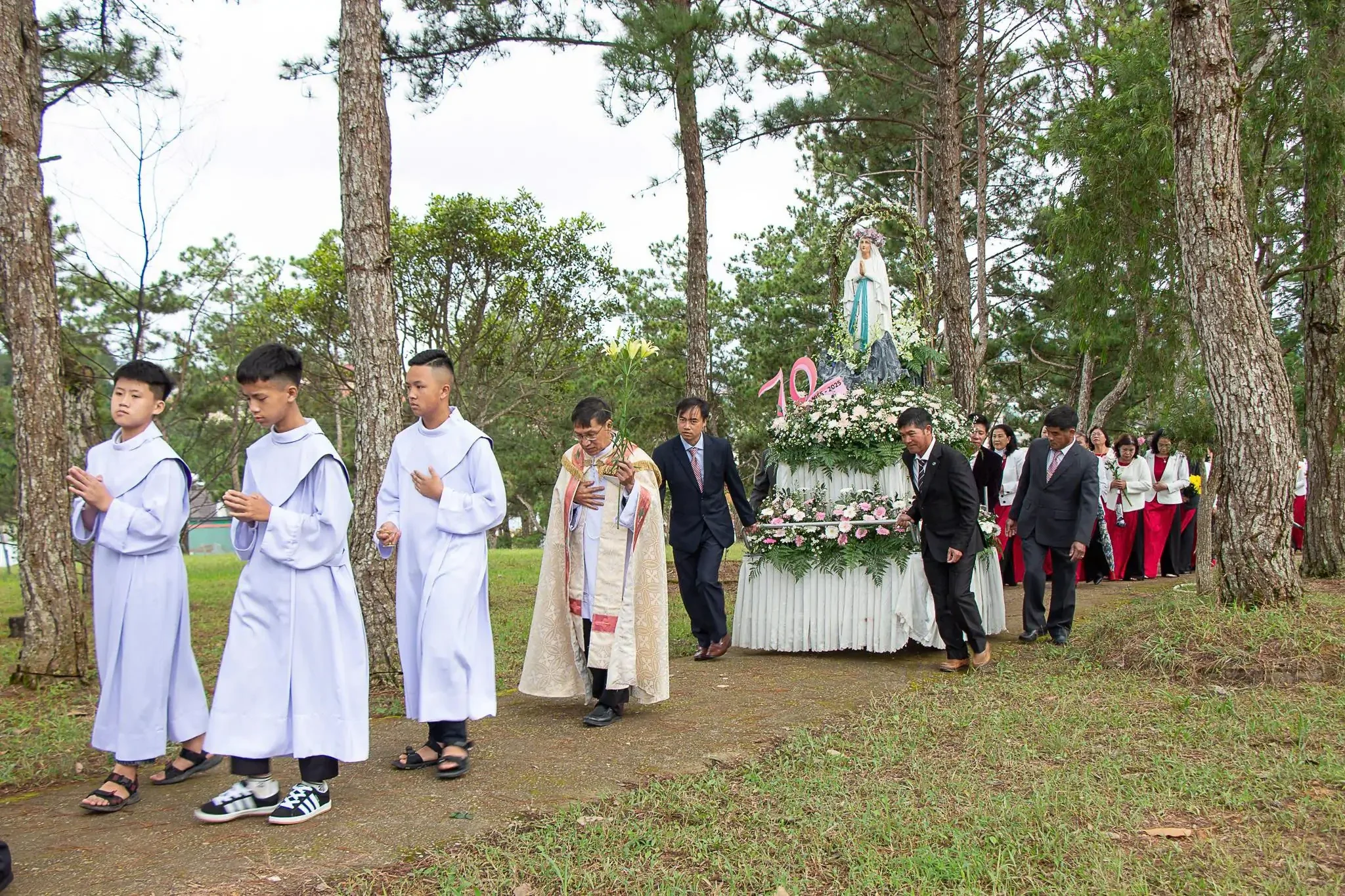 Giáo Xứ Thánh Mẫu Đà Lạt: Hoan Ca Tạ Ơn Mừng 70 Năm Giáo Xứ Hình Thành Và Phát Triển, 25 Năm Hồng Ân Linh Mục Cha Quản Xứ