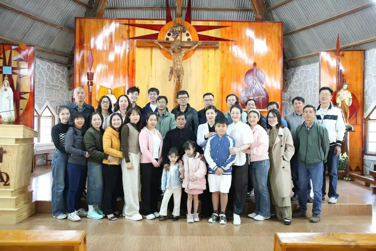 Nhóm Gia Đình Nazareth Giáo Xứ Tạo Tác Đà Lạt Hành Hương Năm Thánh 2025