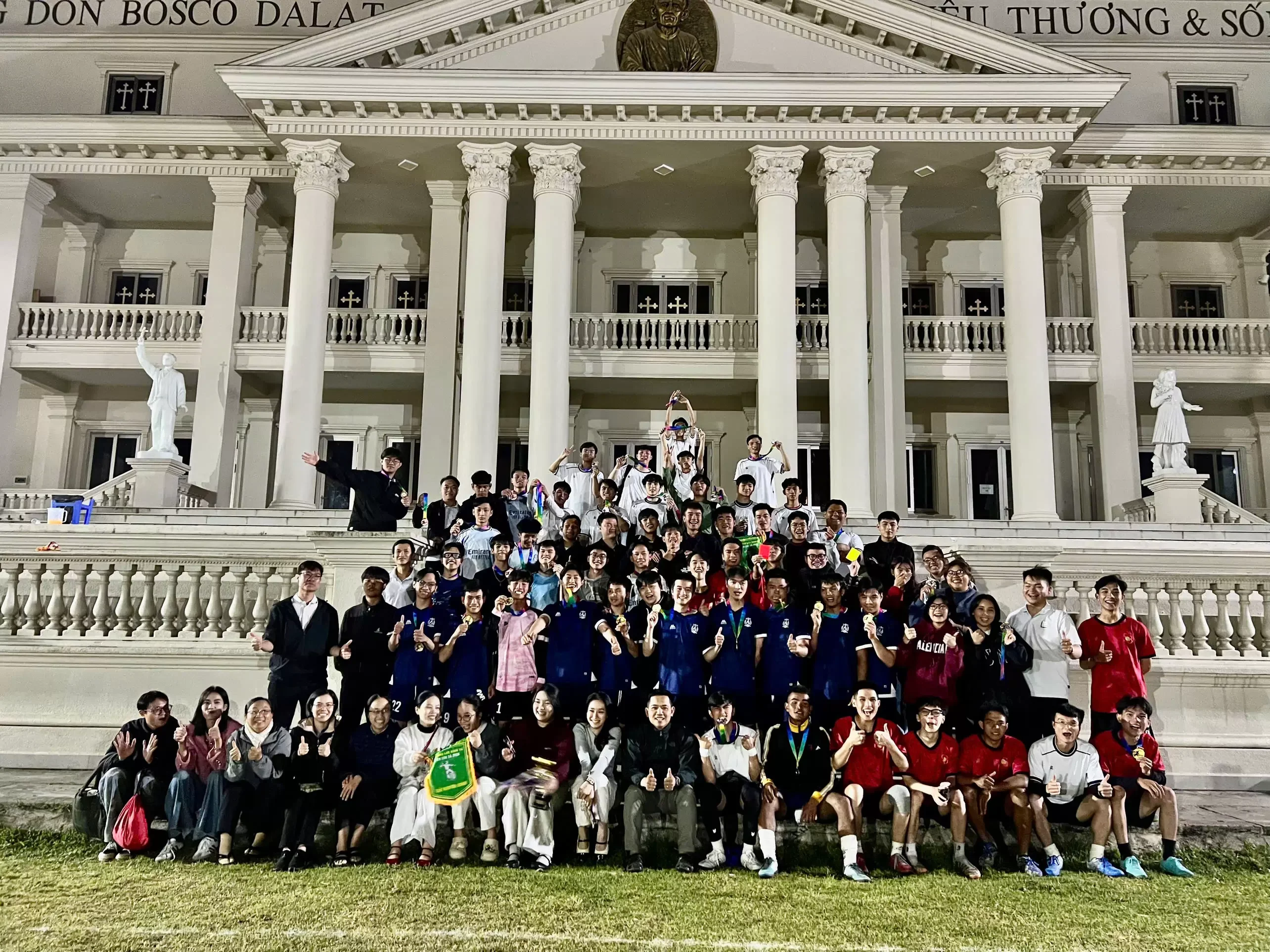 Sôi Nổi Giải Bóng Đá Lưu Xá Sinh Viên Vùng Đà Lạt Lần I