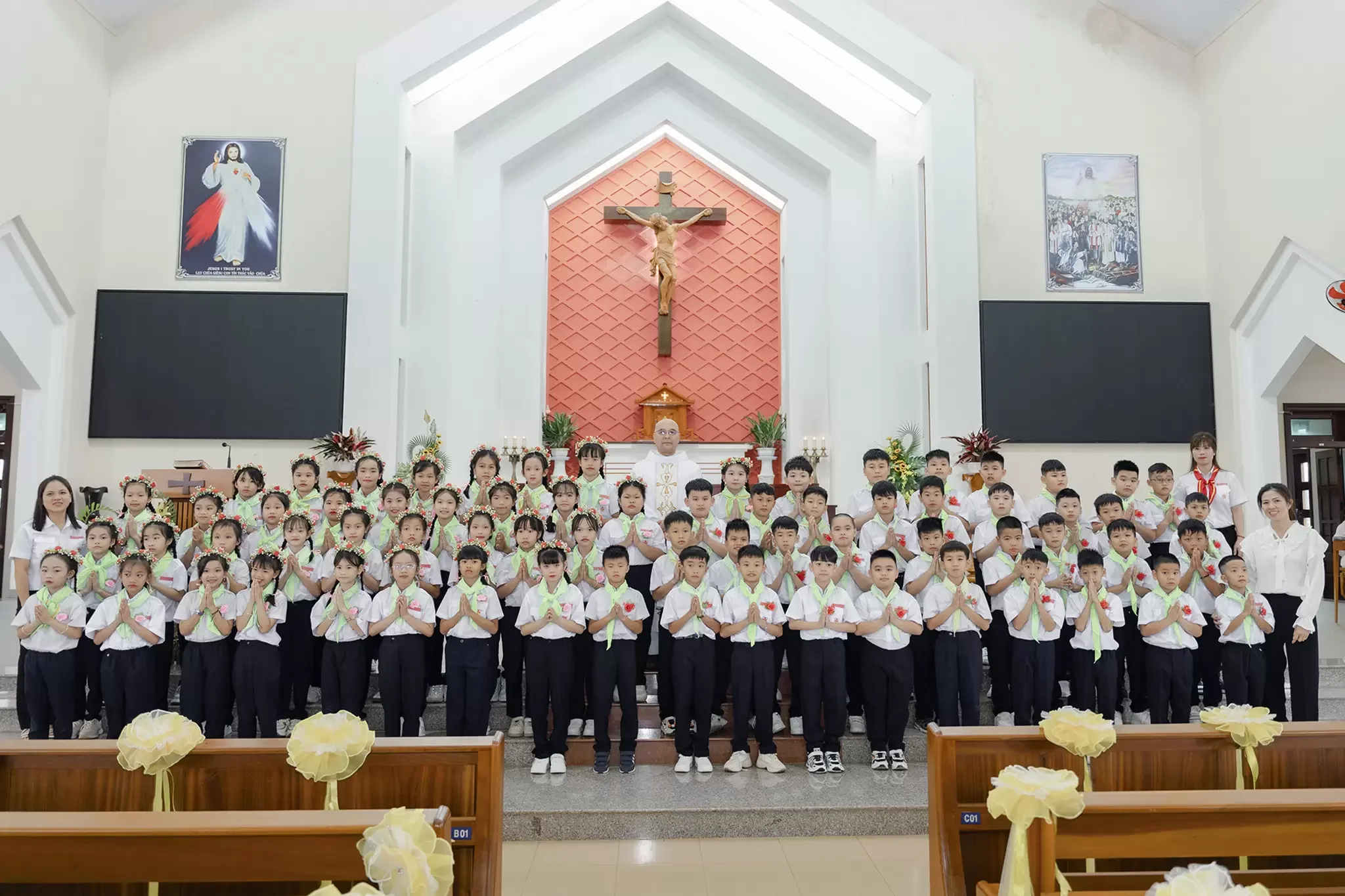 Rước Lễ Lần Đầu Tại Giáo Xứ Hòa Phát – Bảo Lộc