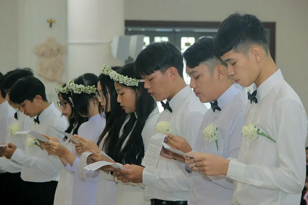 Các Em Khối Bao Đồng Thuộc Xứ Đoàn Tôma Thiện Giáo Xứ Bảo Lộc Tuyên Xưng Đức Tin