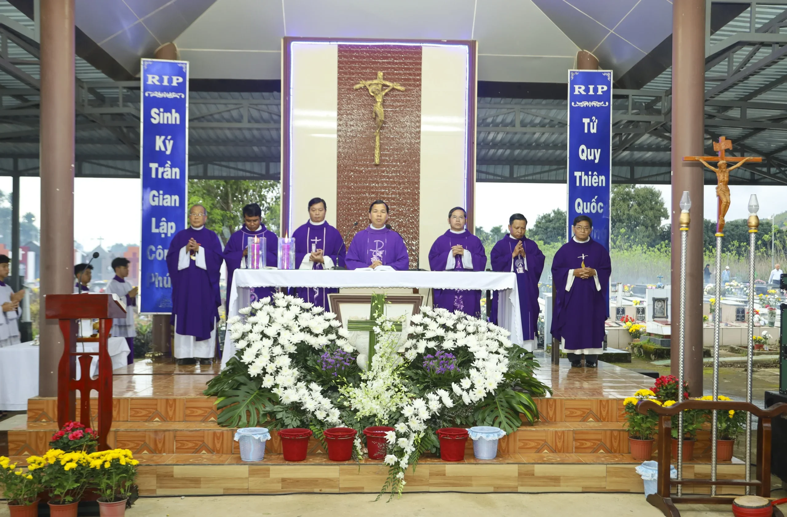 Thánh Lễ Cầu Cho Các Đẳng Linh Hồn Tại Nghĩa Trang Ba Giáo Xứ: Tùng Nghĩa – Nghĩa Lâm – Liên Khương